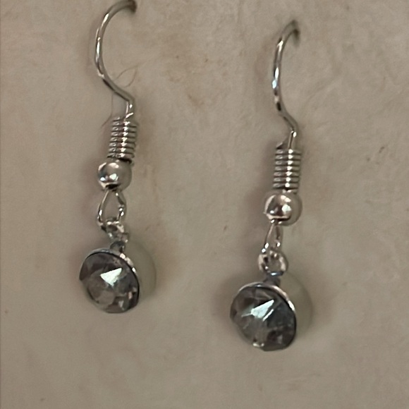 1” silver tone & bezel set clear Austrian crystal dangle drop earrings - Picture 5 of 13